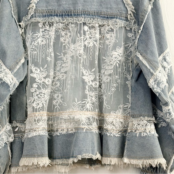 POL Light Wash Lace Ruffle Trim Oversized Denim Shacket Size Small - Picture 6 of 12